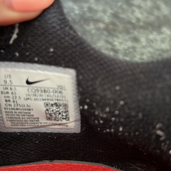 Mens nike witness basketball shoes.Slightly worn, minor parting on shoe toe. - Picture 4 of 5